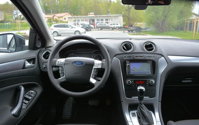 Ford Mondeo cena 27900 przebieg: 246300, rok produkcji 2011 z Dzierzgoń małe 497